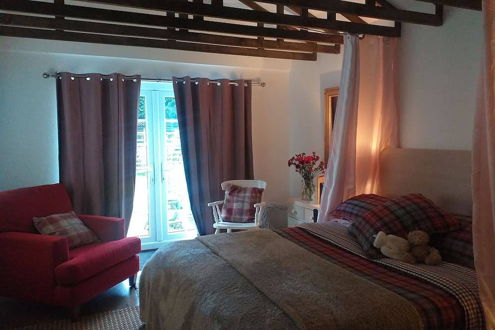 House - Sleeps 2, pet friendly & free parking in Kingston-upon-Hull, Yorkshire and the Humber