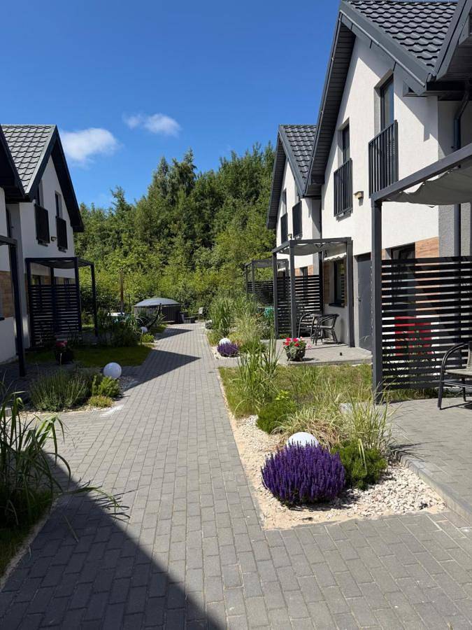 Ferienhaus für 6 Personen, mit Whirlpool und Terrasse sowie Garten und Pool