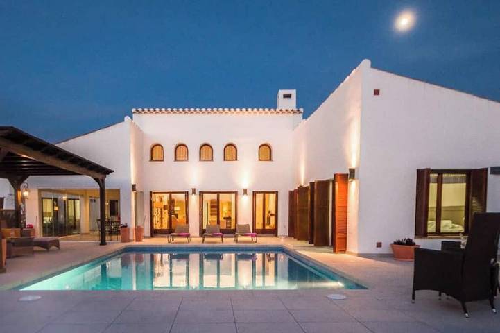 Holiday home for 10 people, with hot tub and garden in Murcia