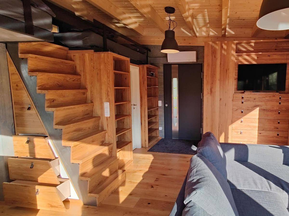 Spektakuläres Tiny House im Teich mit Terrasse und Kamin in Großharthau, Oberlausitz-Niederschlesien