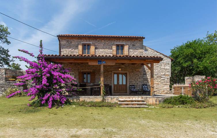 Ferieudlejning for 4 personer, med terrasse i Umag