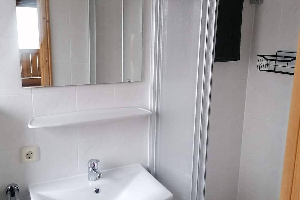 Ganze Wohnung, Komfortable 2 Zimmer Fewo nur 200 Meter von der Talstation entfernt. in Bad Kohlgrub, Bayerische Alpen