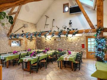 Gîte pour 35 personnes, avec jardin et terrasse à Lorris