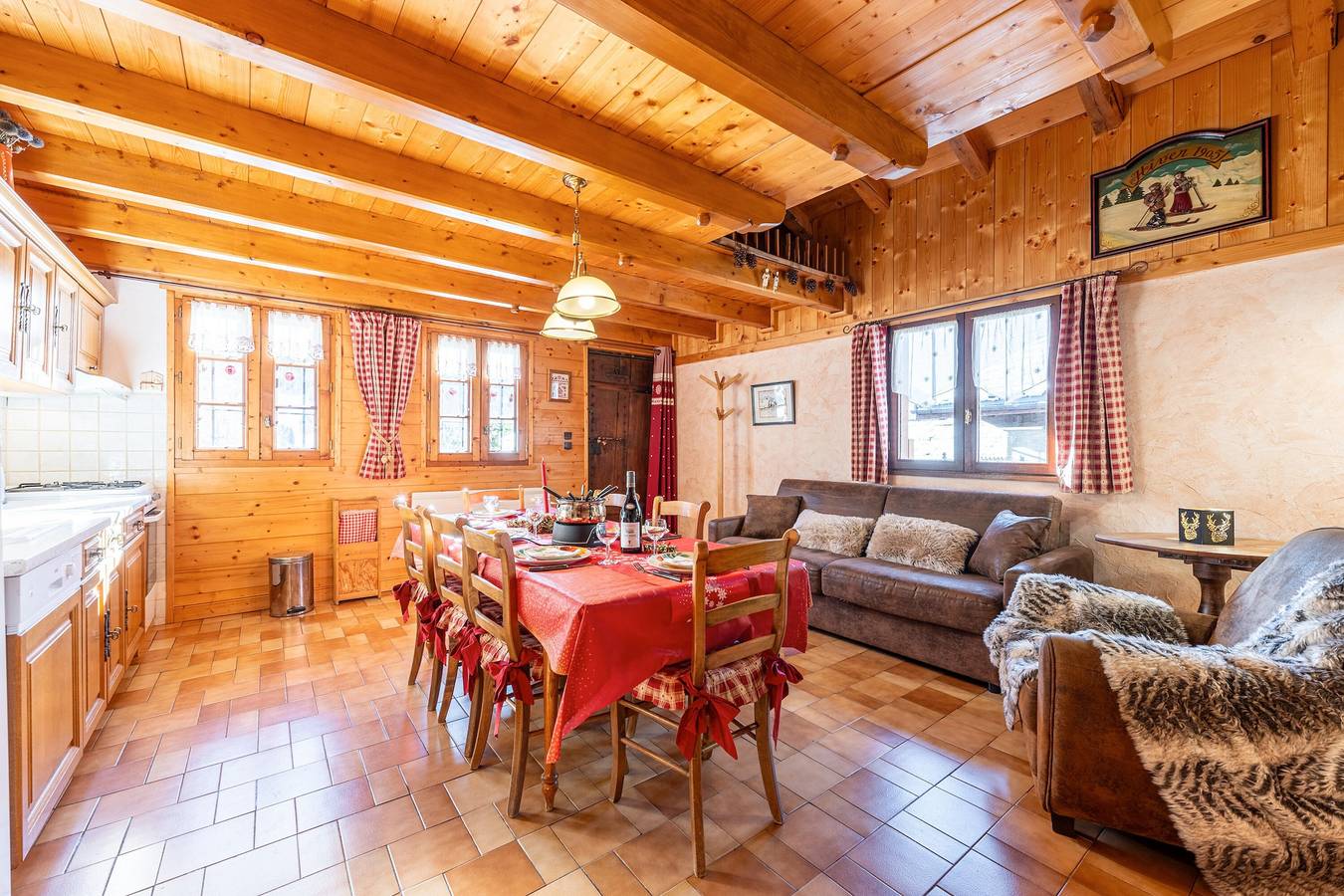 Chalet "Chez Mémé" avec vue sur montagne, terrasse privée et jardin privé in Hauteluce, Région d'Albertville