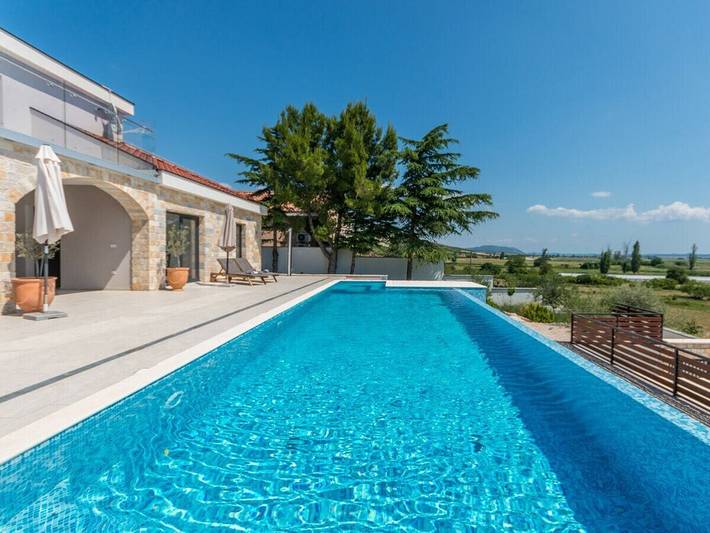 Villa pour 10 personnes, avec piscine et jacuzzi ainsi que sauna et balcon à Biograd na Moru - 3