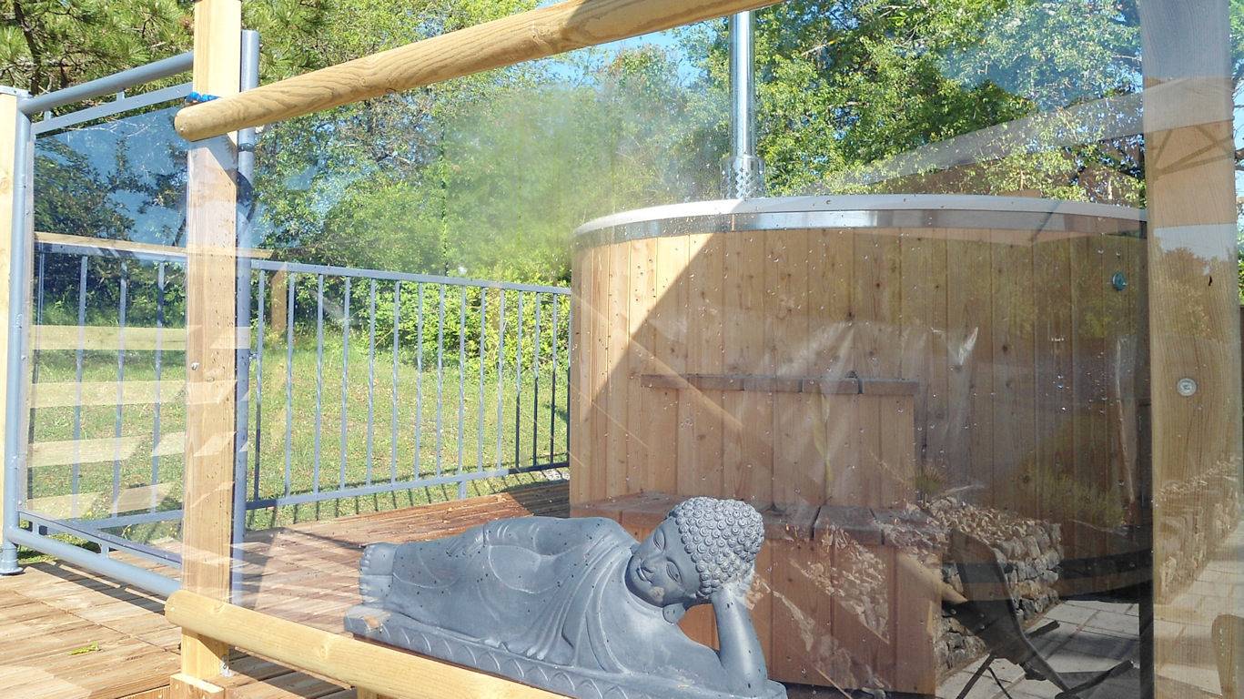 Gîte Le Millepertuis - spa sauna piscine privés in Puylaroque, Massif central