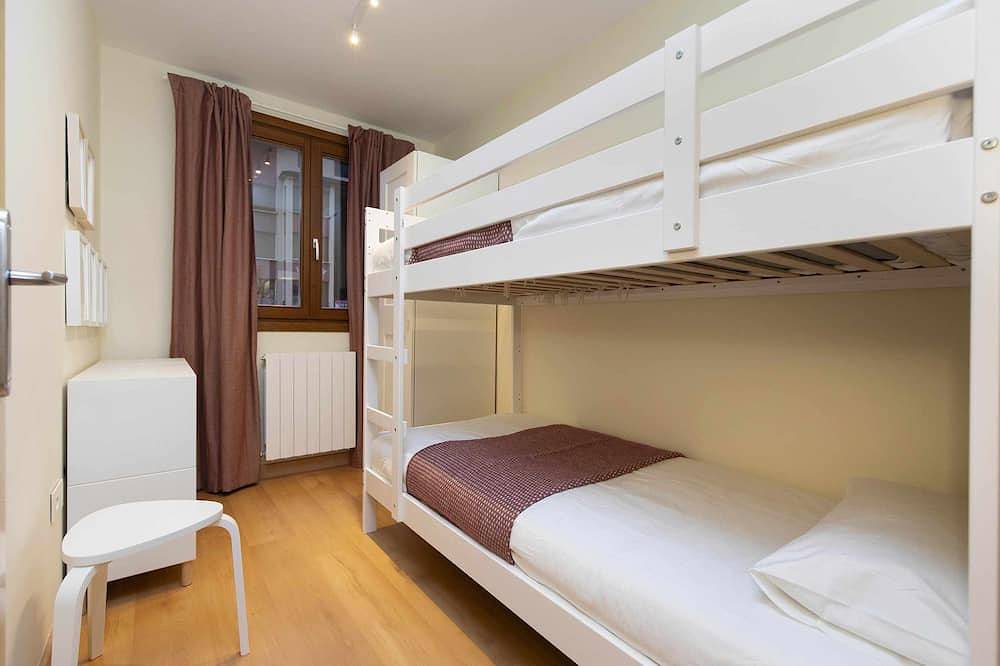 Entire apartment, Tenaesquí Ii by Bevalle in Escarrilla, Sallent de Gállego