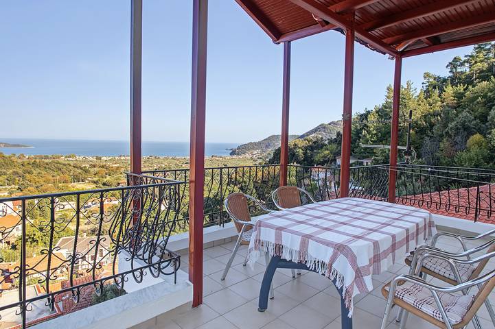 Villa for 8 people, with Balcony and Yard in Thassos