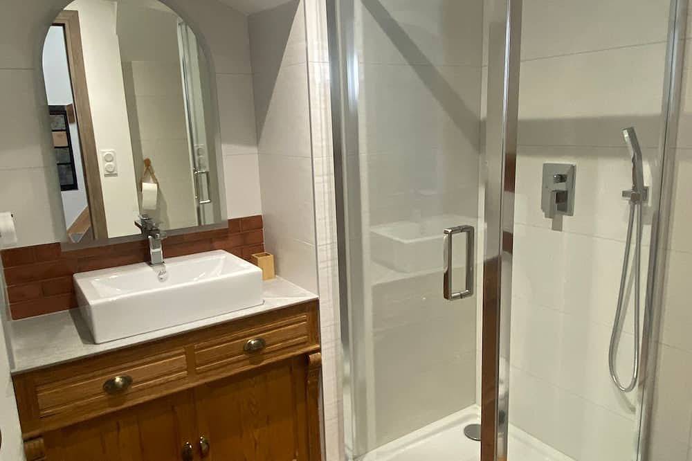 Appartement duplex - vue montagne –  calme - plan d'eau- randonnées et nature in Montailleur, Région d'Albertville