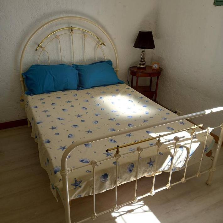 Gîte pour 4 personnes, avec jardin à Montblanc - 3