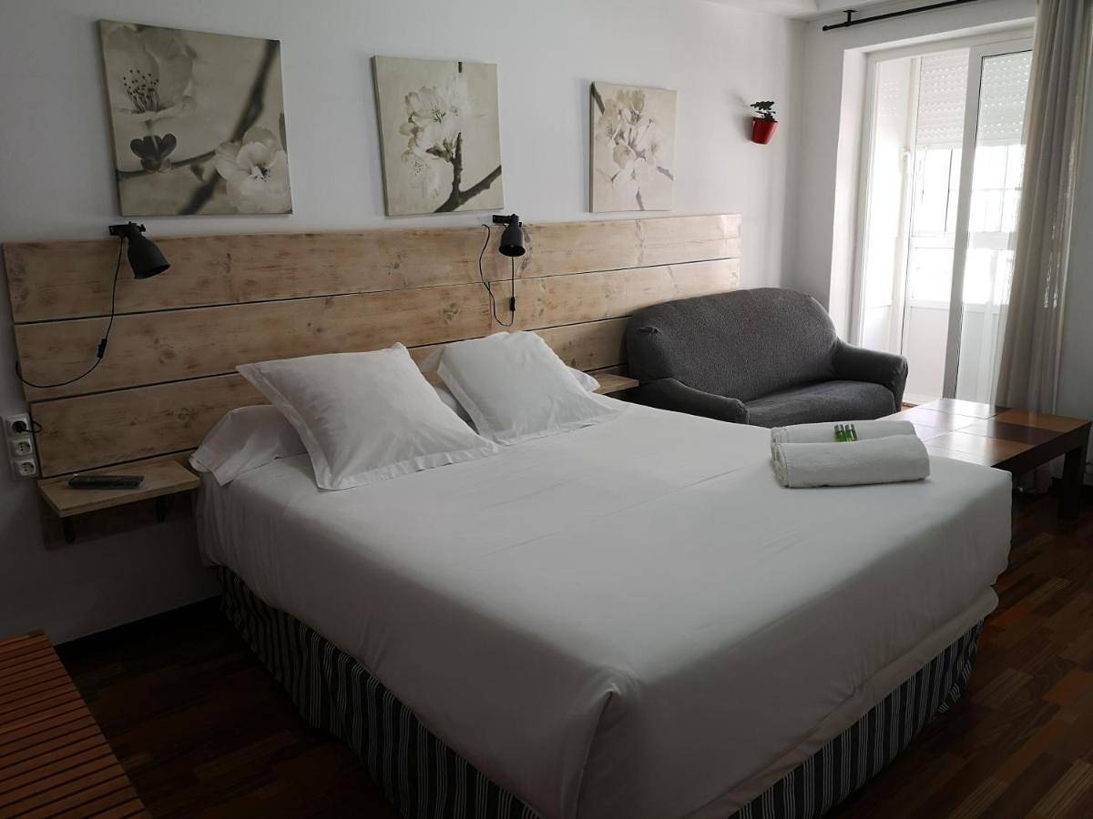 Hostal Carbonara in Playa de Riazor (La Coruña), La Coruña