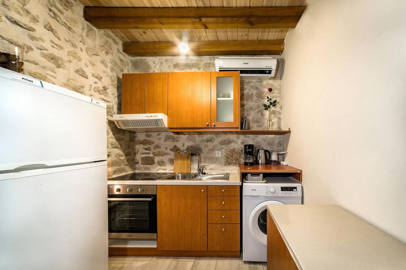 Ganze Wohnung, Ferienwohnung für 2 Personen mit Terrasse in Iraklio-Heraklion und Umgebung