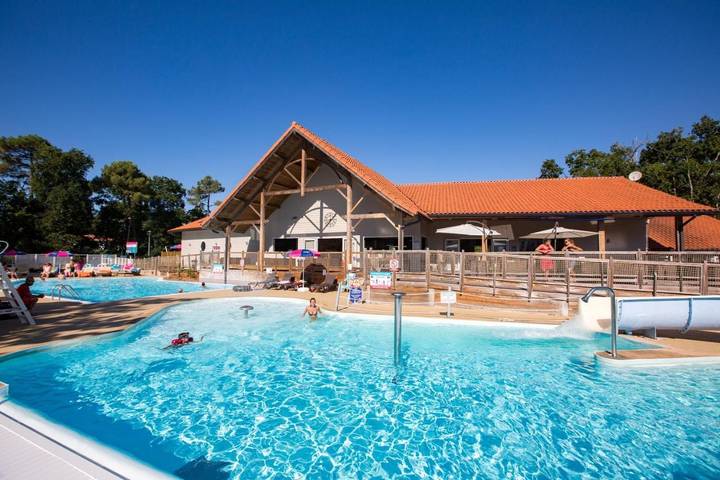 Camping pour 8 personnes à Soulac-sur-Mer