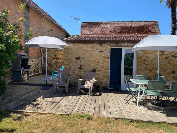 Location de vacances pour 8 personnes, avec piscine et jardin à Saint-Avit-de-Vialard - 2