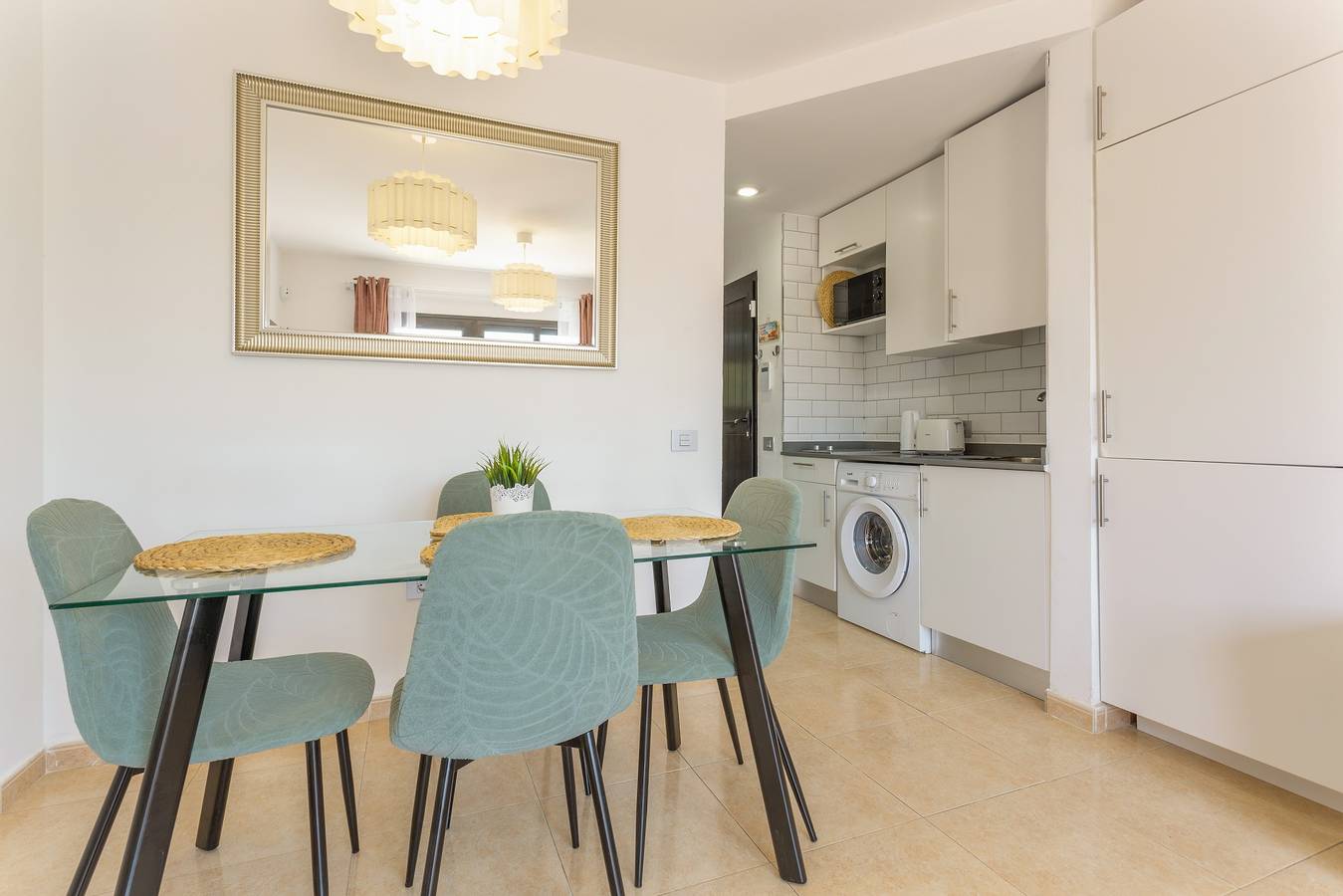 Ganze Wohnung, Ferienwohnung 'Oasis Del Paraiso' mit Bergblick, Wlan und Klimaanlage in Corralejo, La Oliva