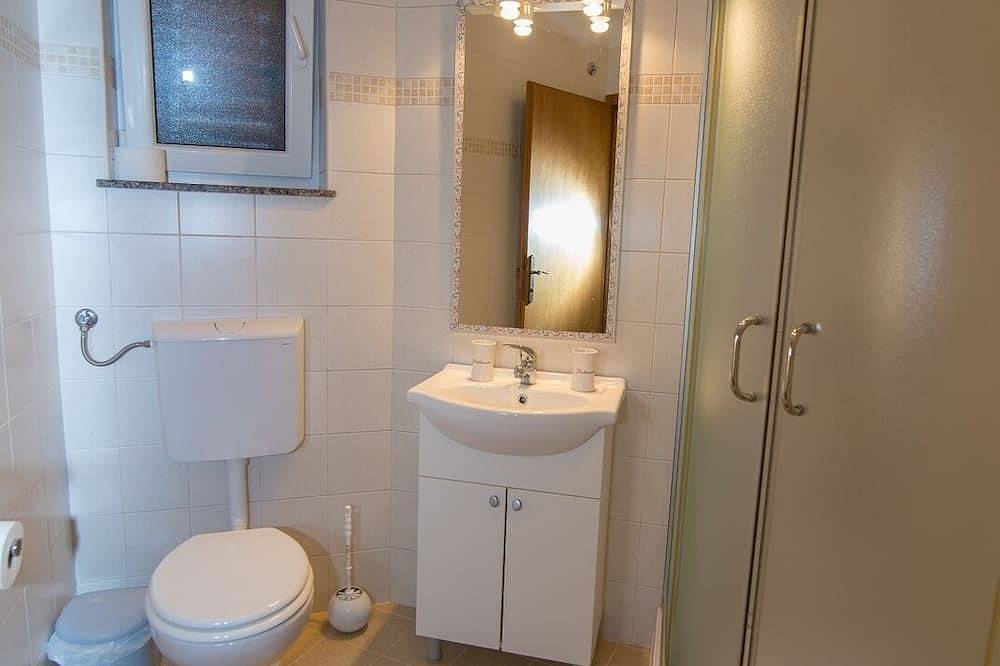 Ganze Wohnung, 1-Zimmer-Ferienwohnung mit Terrasse Punta kriza, Cres in Lošinj, Cres