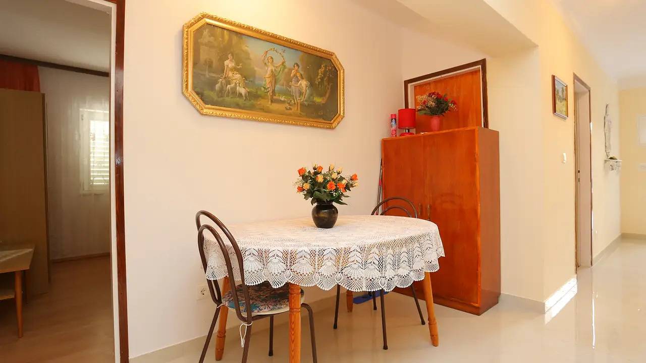 Ganze Ferienwohnung, Ferienwohnung für 10 Personen (99 m²) in Nemira in Omiš (Kroatische Adria), Omis-Riviera