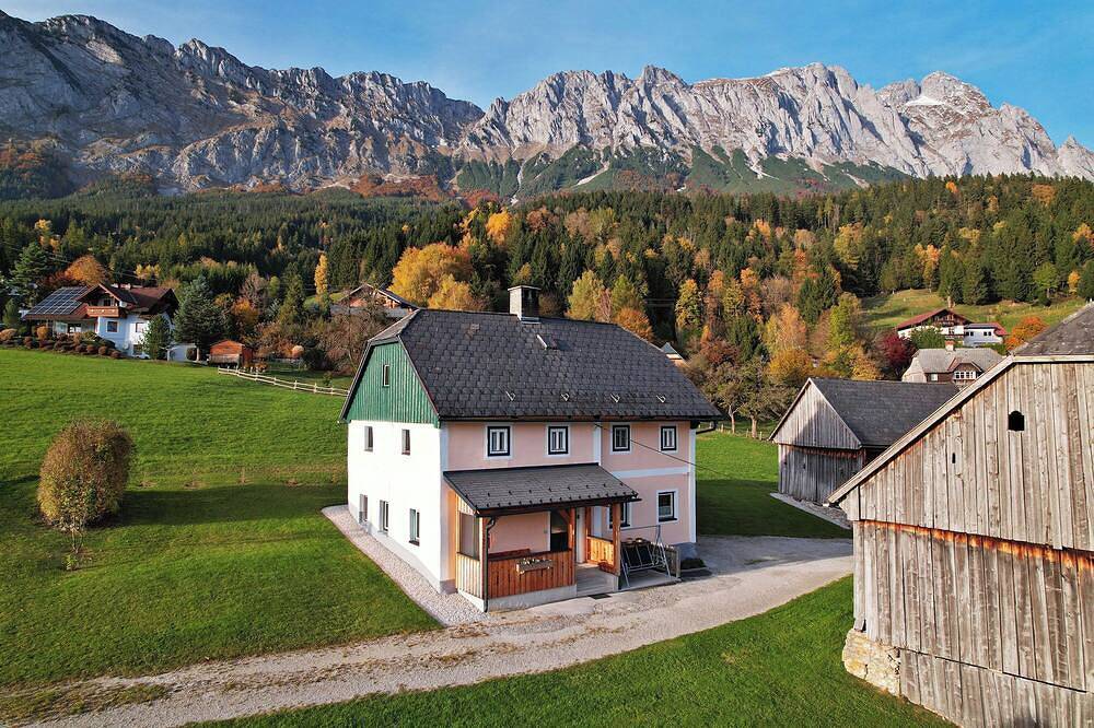 Urig-rustikales Ferienhaus mit Hüttenflair an der Sonnenseite des Grimming in Mitterberg-Sankt Martin, Dachsteingebirge