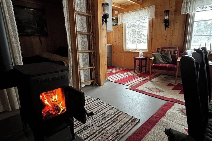 Peaceful, Off-Grid Cabin by the River- No Power, No Water- Just Tranquility in Modum
