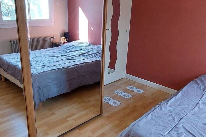 Location de vacances pour 8 personnes, avec terrasse et jardin à Saint-Quentin-la-Poterie - 2