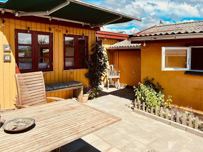 Ferieudlejning for 4 personer, med Terrasse og Have i Karrebæksminde