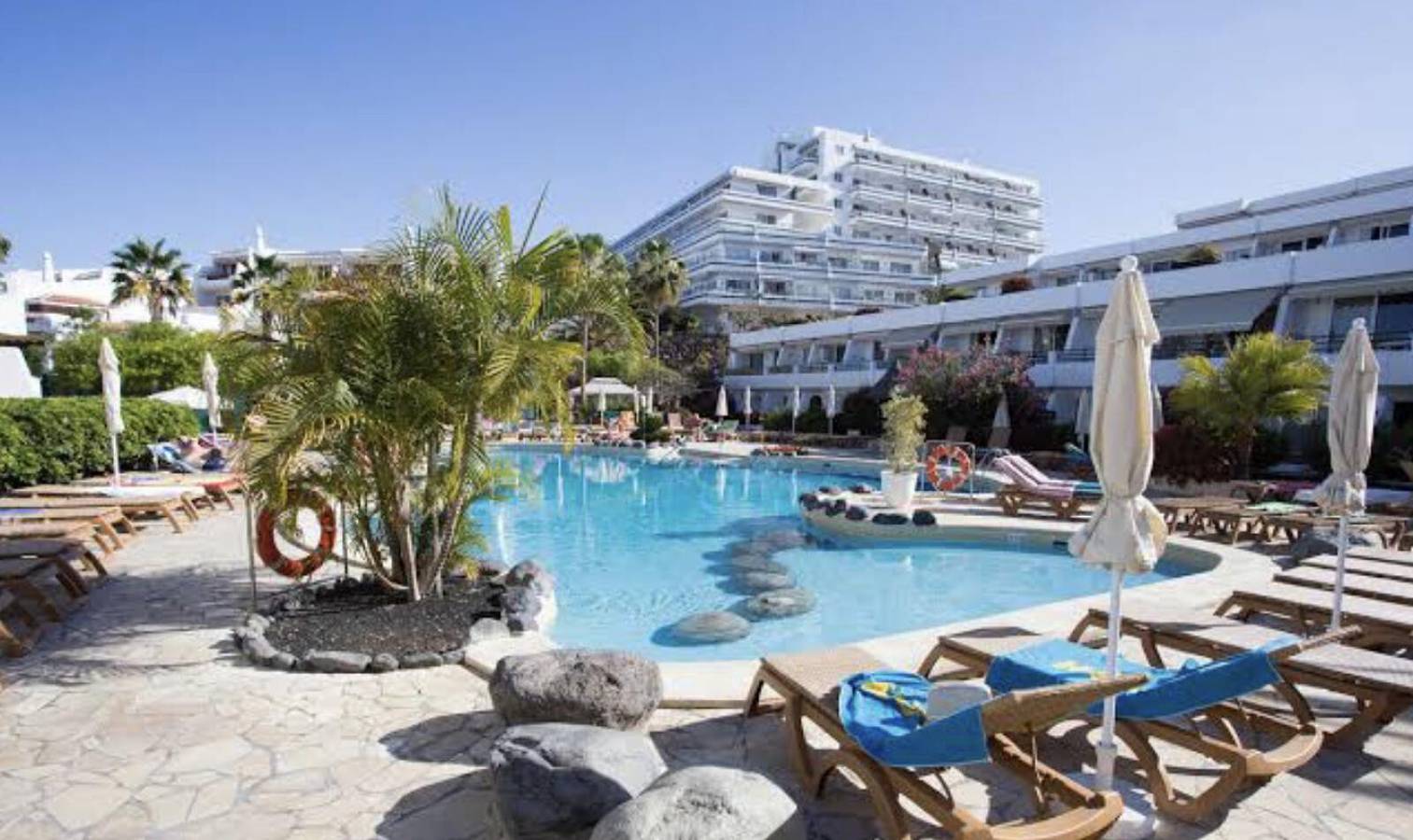 Casa de Férias 'Lovely One Bedroom' com Piscina Partilhada, Terraço Privado e Wi-Fi in Playa Puerto Colón, Adeje