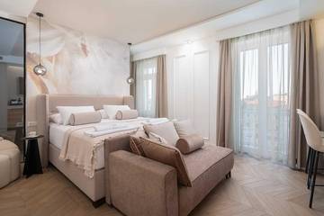 Villa for 2 Guests in Split, Split-Dalmatia, Picture 1