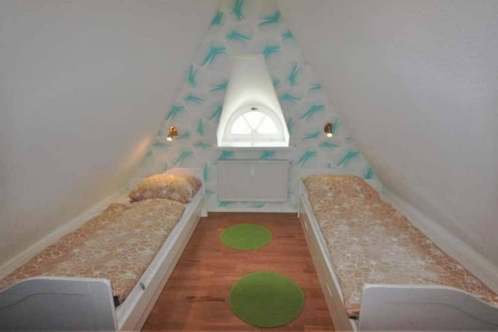 Ganze Wohnung, Bredland 2a - Whg. 5 - Ferienwohnung in Nieblum: 52 m², Terrasse & nur 200 m zum in Greveling, Nieblum
