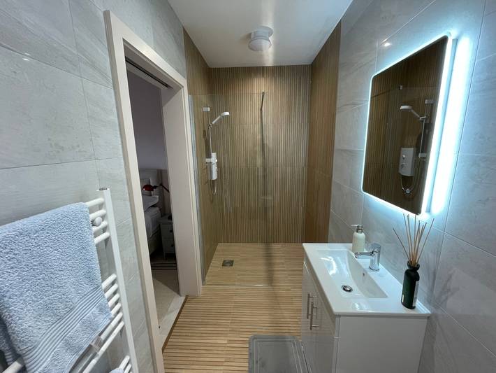 Ferienwohnung für 2 Personen, mit Terrasse und Garten sowie Seeblick in County Galway - 4