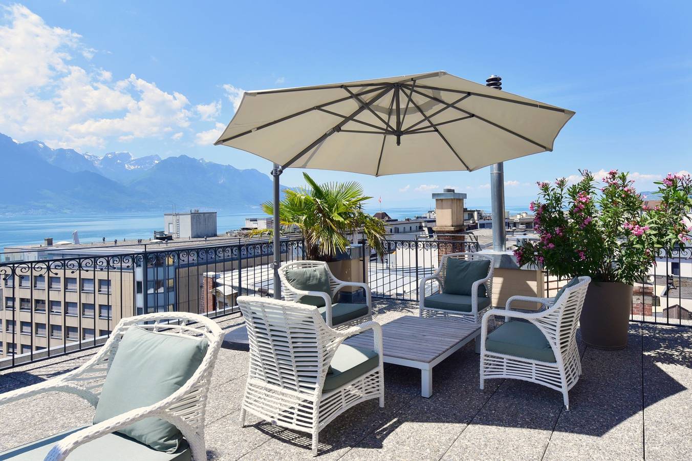 J5 Hotels Helvétie Montreux - Single room, shower/wc in Montreux, Lake Geneva