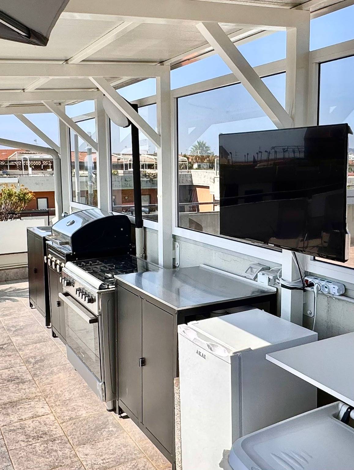 Apartamento entero, Apartamento 'La Dolce Vita - Panoramico' con vistas al mar, Wi-Fi y aire acondicionado in Fondachello, Provincia de Catania