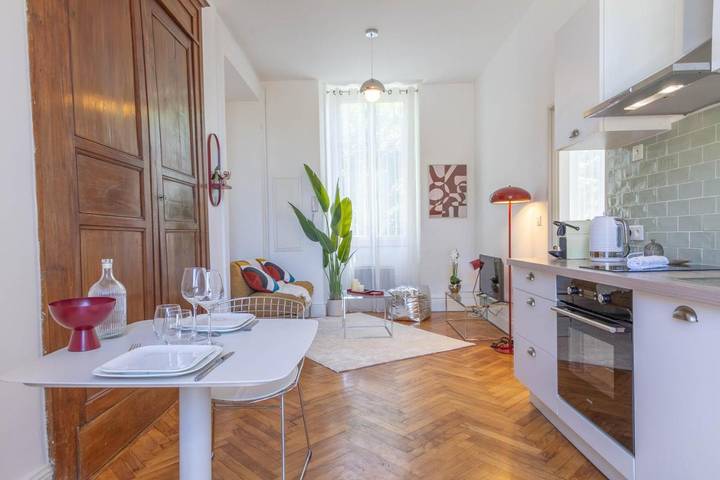 Gîte pour 2 personnes, avec Terrasse à Lons