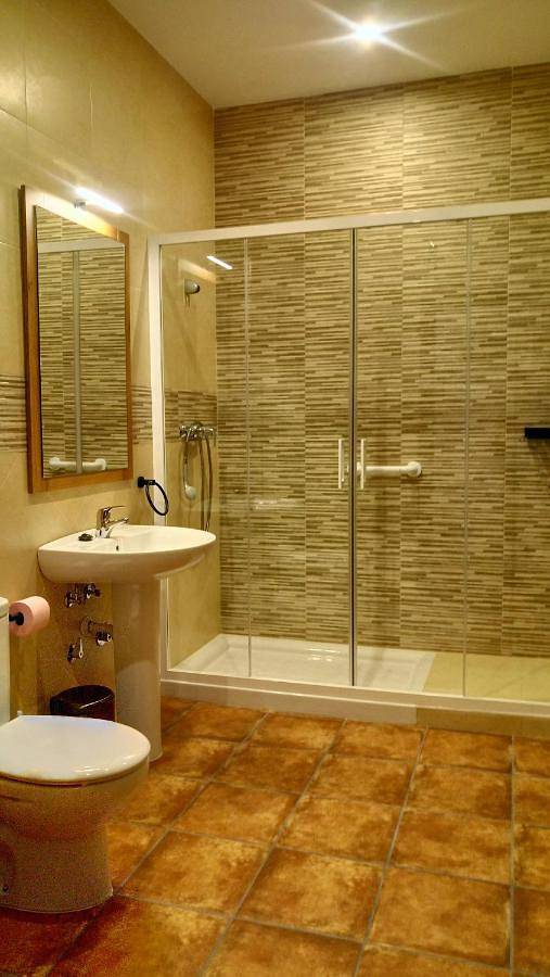 Casa rural para 10 personas, con vistas además de piscina y terraza en Yunquera - 2