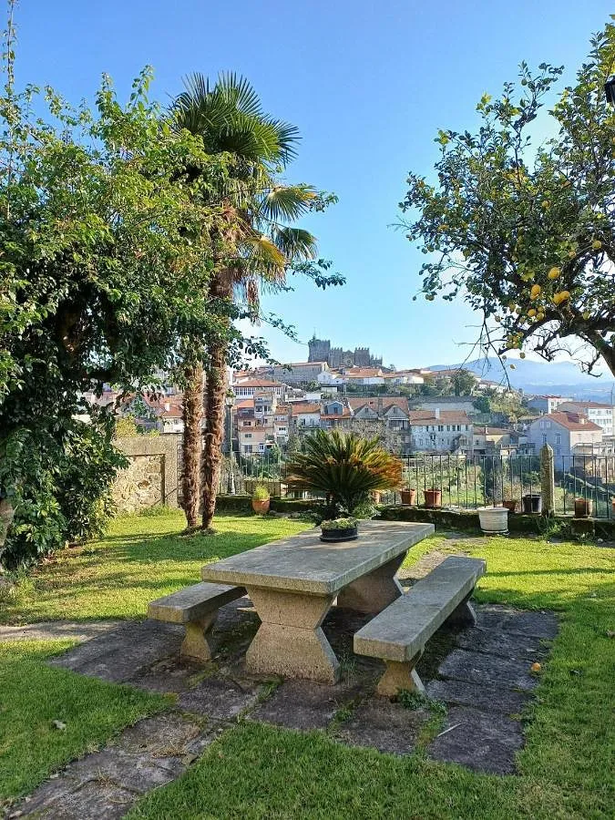 Apartamento de vacaciones para 8 personas, con piscina y jardín además de vistas y terraza - 1