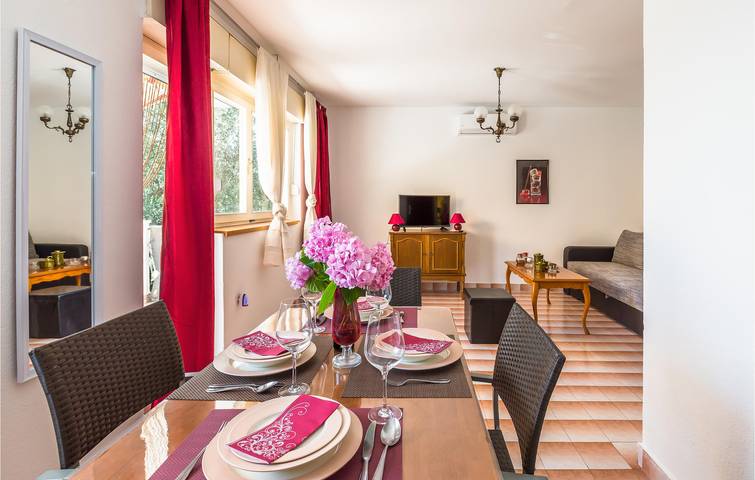 Ferienwohnung für 5 Personen, mit Terrasse und Garten in Tucepi - 4