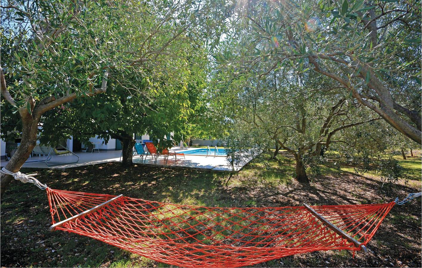 Gemütliche 2-Zimmer-Wohnung mit beheiztem Pool, in der Nähe des Strandes von Divulje in Trogir, Split-Dalmatien