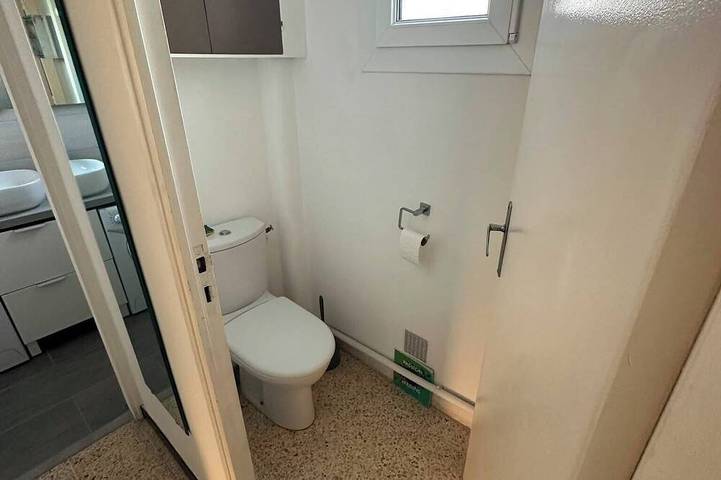 Appartement entier, Appartement 2 Pièces  35 m2   Climatisé ,  Garage & Parking in Six-Fours-les-Plages, Côte méditerranéenne (France)