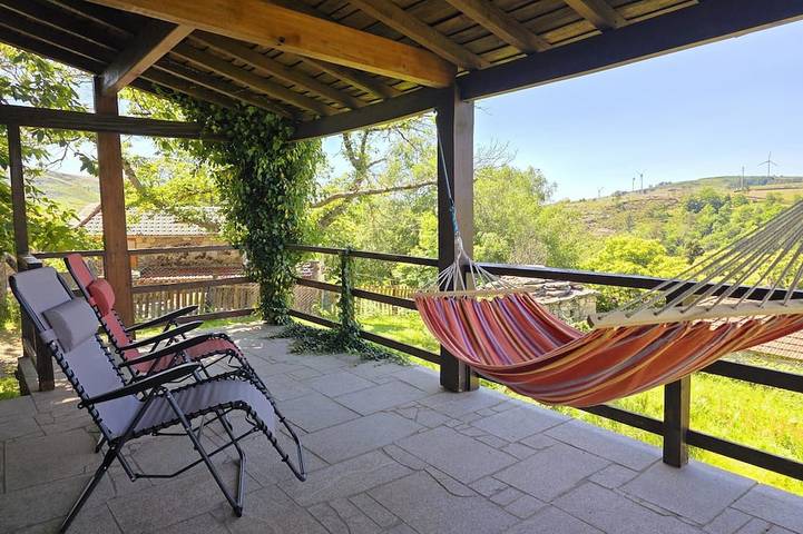 Gîte pour 6 personnes, avec Balcon et Jardin