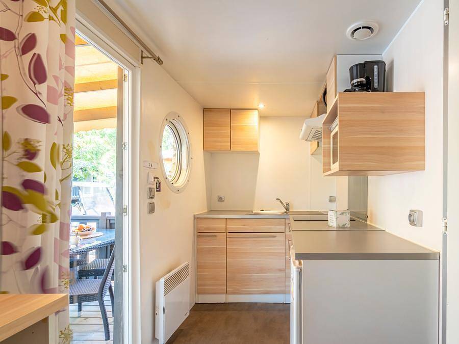 Camping Paradis Au port de l'houmeau. - Mobilhome 2 personnes - Mobil'home 1 Chambre 2 Personnes in L'Houmeau, Région de La Rochelle