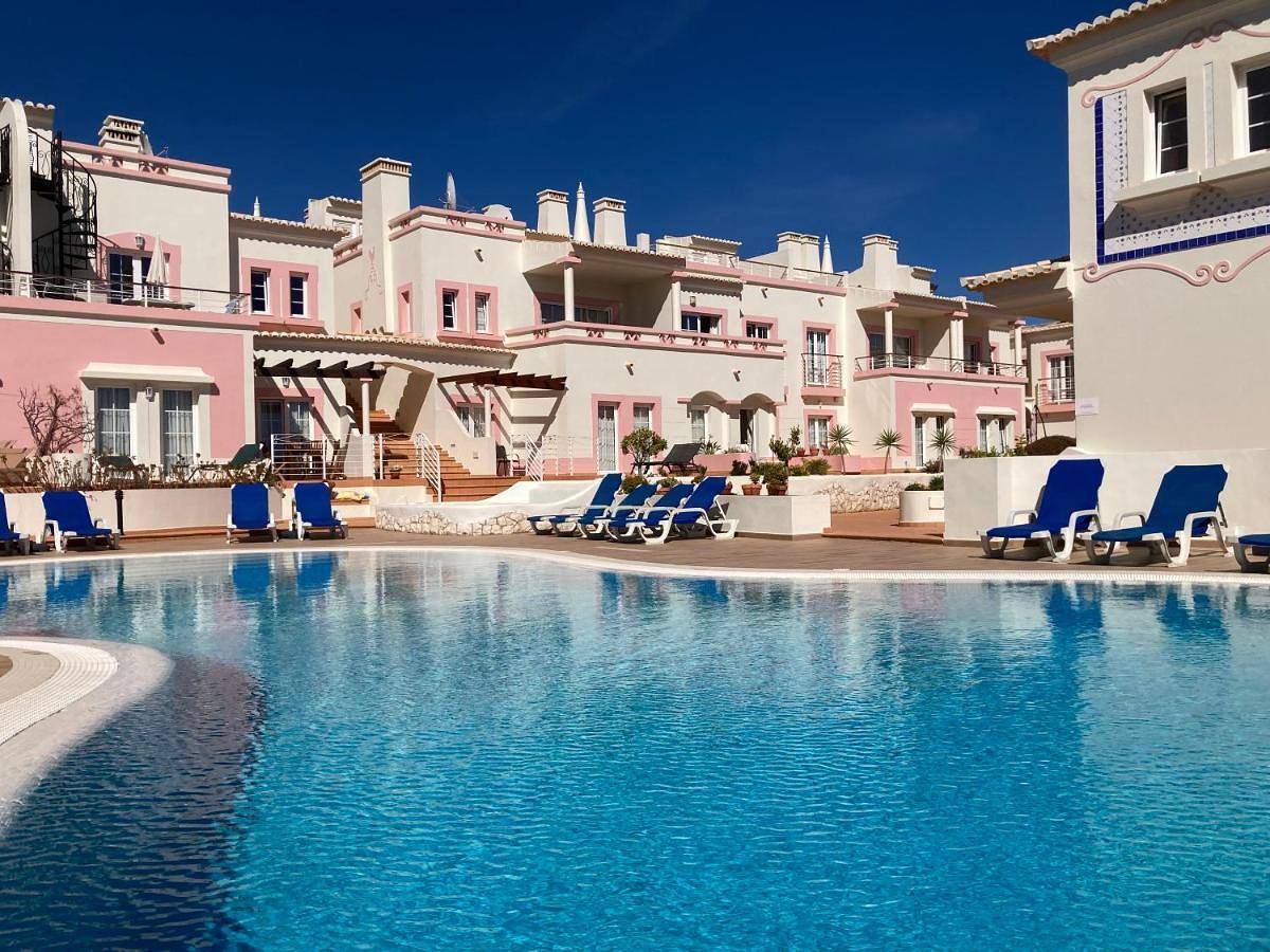 Three-Bedroom Villa in Budens, Distrito de Faro