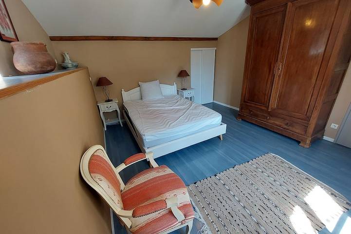 Location de vacances pour 8 personnes, avec jardin ainsi que sauna et jacuzzi, animaux acceptés à Espinas - 4