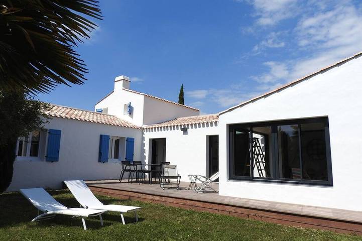 Location de vacances pour 8 personnes, avec jardin dans Plage de la Clère