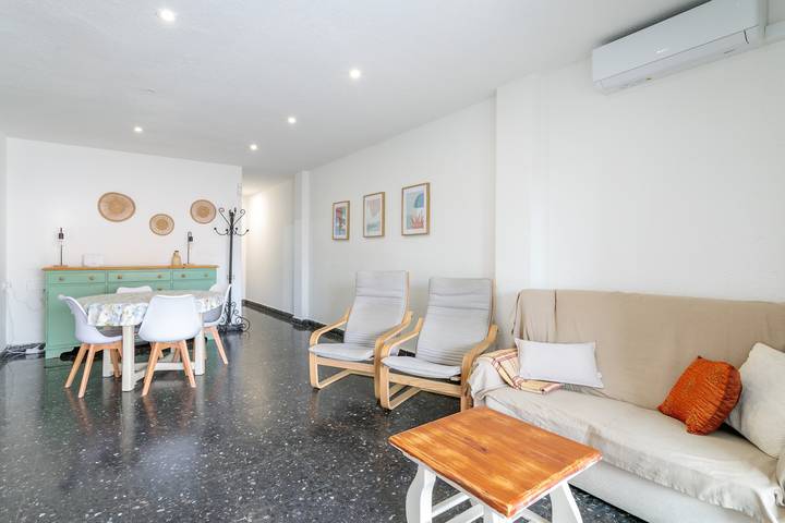 Apartamento entero, Apartamento 'Mar 4 en Santa Pola' con vistas al mar, terraza privada y Wi-Fi in Santiago Bernabeu, Santa Pola