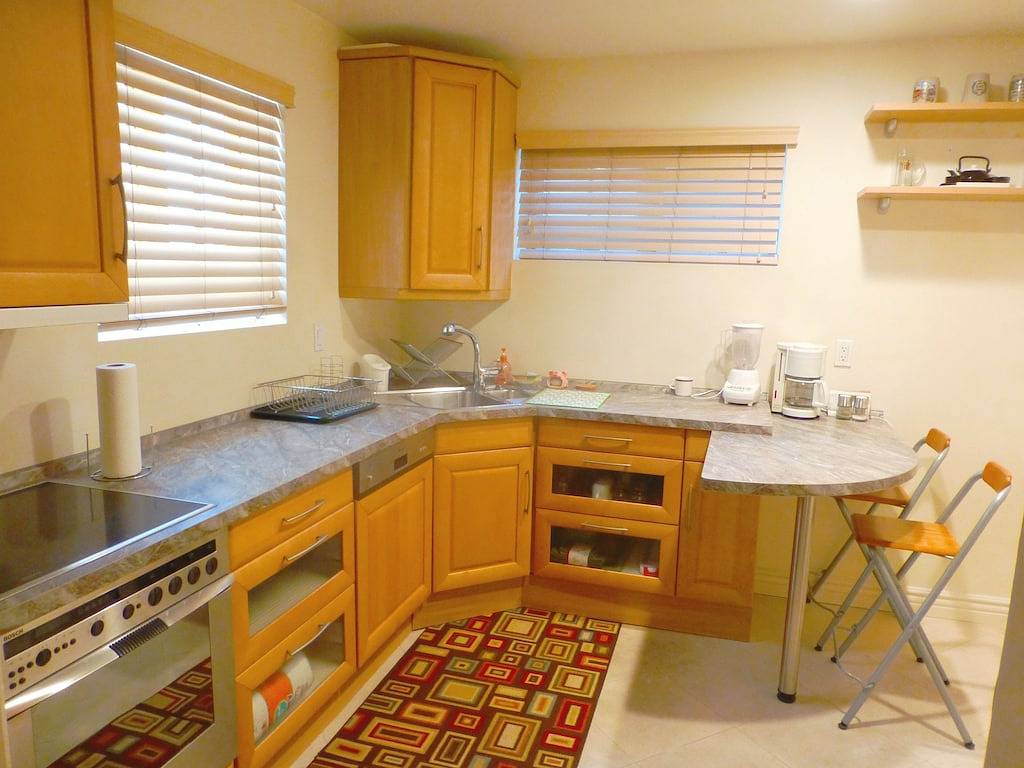 Ganze Wohnung, Geräumige moderne untere Gästewohnung, privater Eingang, zu Fuß zum Strand! in Hermosa Beach, Los Angeles County