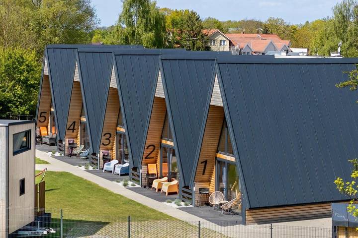 Domek letniskowy dla 3 osób, z Taras i Jacuzzi oraz Ogród i Sauna w Rewal