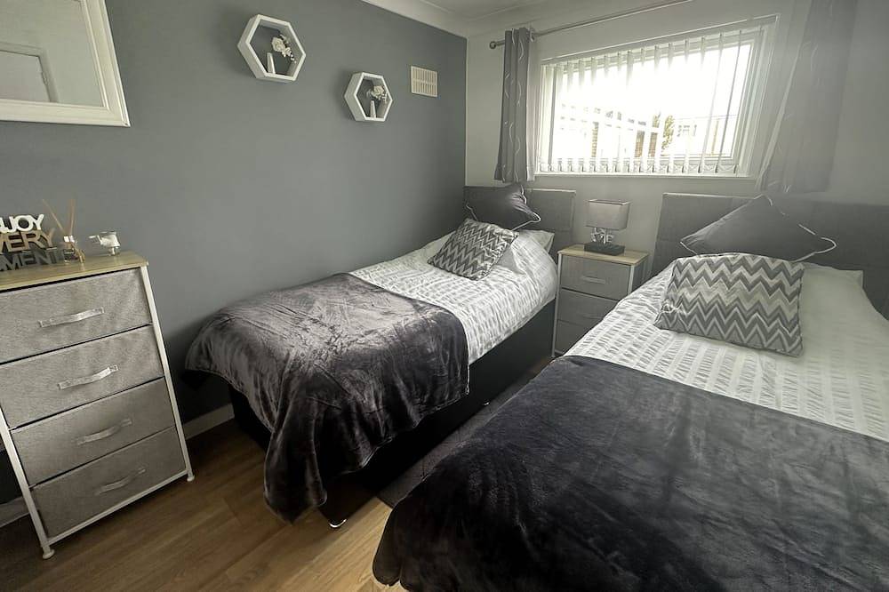 17 Bermuda in Hemsby, Great Yarmouth