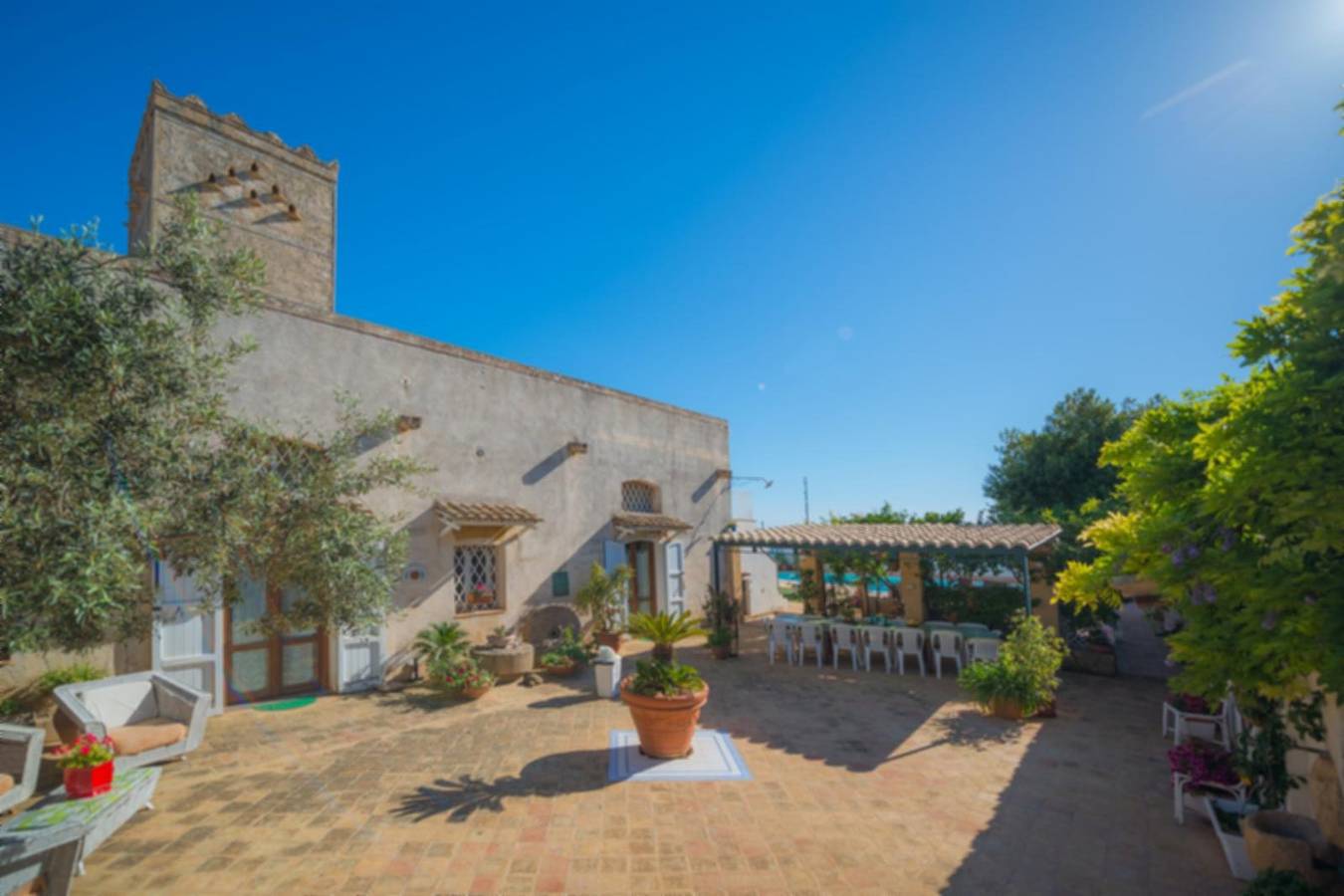 Entire apartment, Holiday apartment for 12 people with balcony/terrace in Mazara del Vallo, Trapani Province