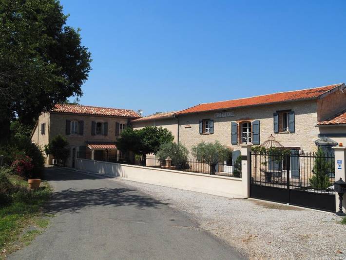 Location de vacances pour 6 personnes, avec Terrasse ainsi que Jardin et Vue à Senouillac
