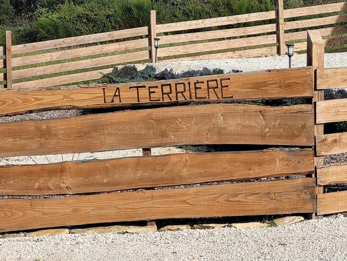 Location de vacances pour 4 personnes, avec vue ainsi que jardin et piscine, animaux acceptés à La Chapelle-Aubareil - 4