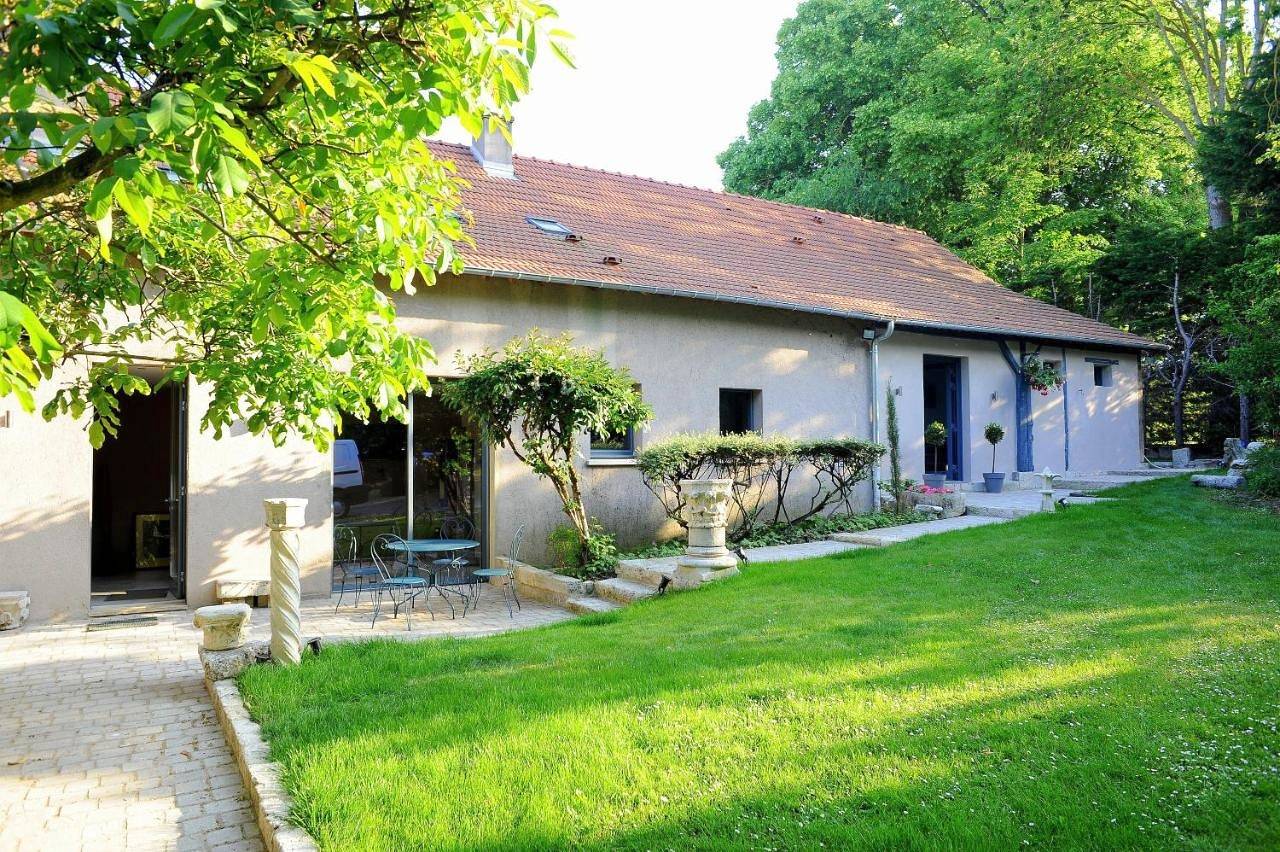 Double Room with Garden View in Chartres, Région de Chartres